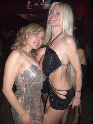 Lori-pleasure-exhibitionist-fake-tits-blonde-milf-191