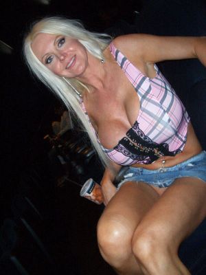 Lori-pleasure-exhibitionist-fake-tits-blonde-milf-264